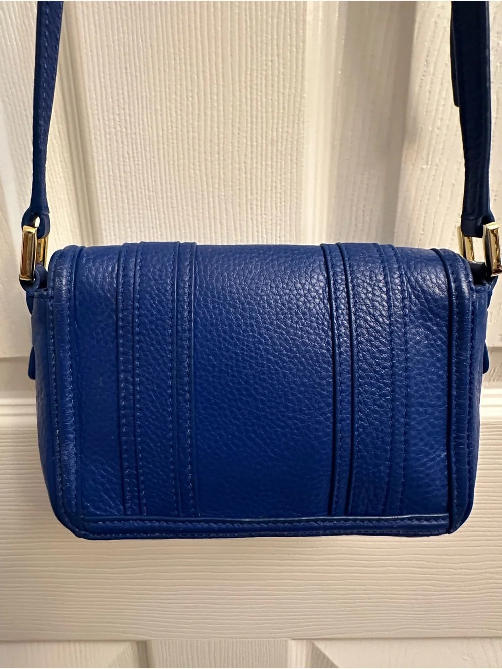 Tory Burch EUC Cobalt Pebbled Leather Crossbody with Gold Logo